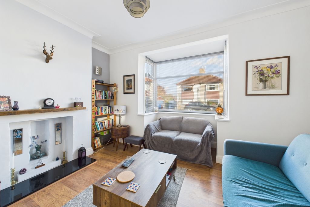 Property photo 2 of 15 Lounge