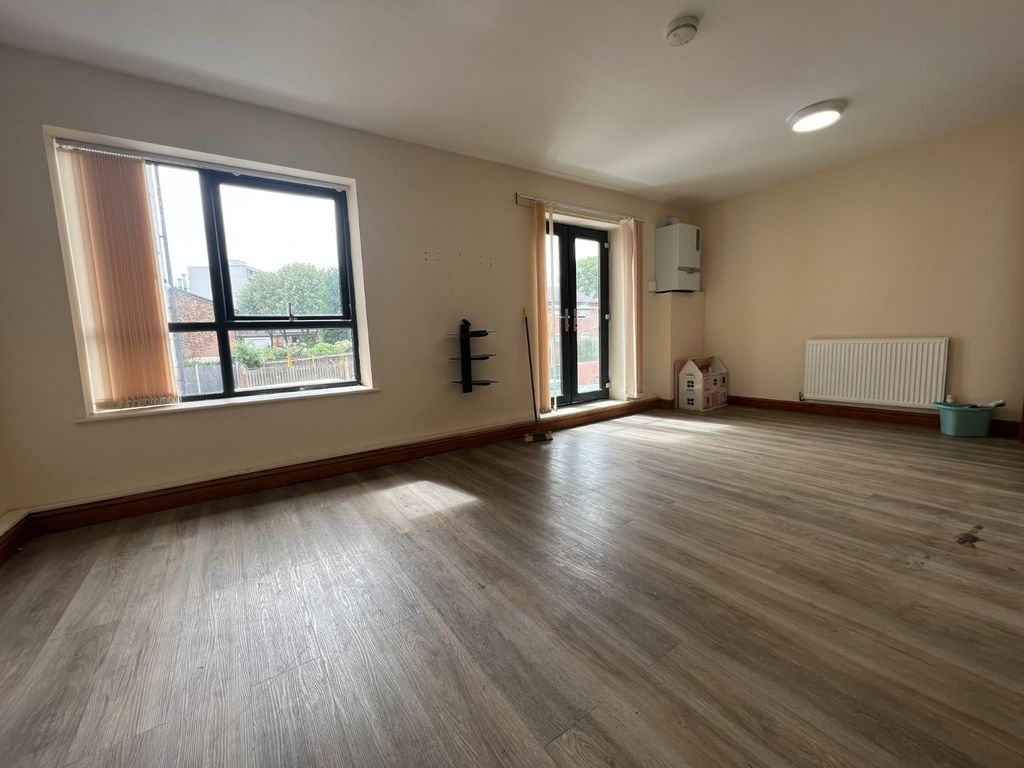 Property photo 2 of 7 Lounge