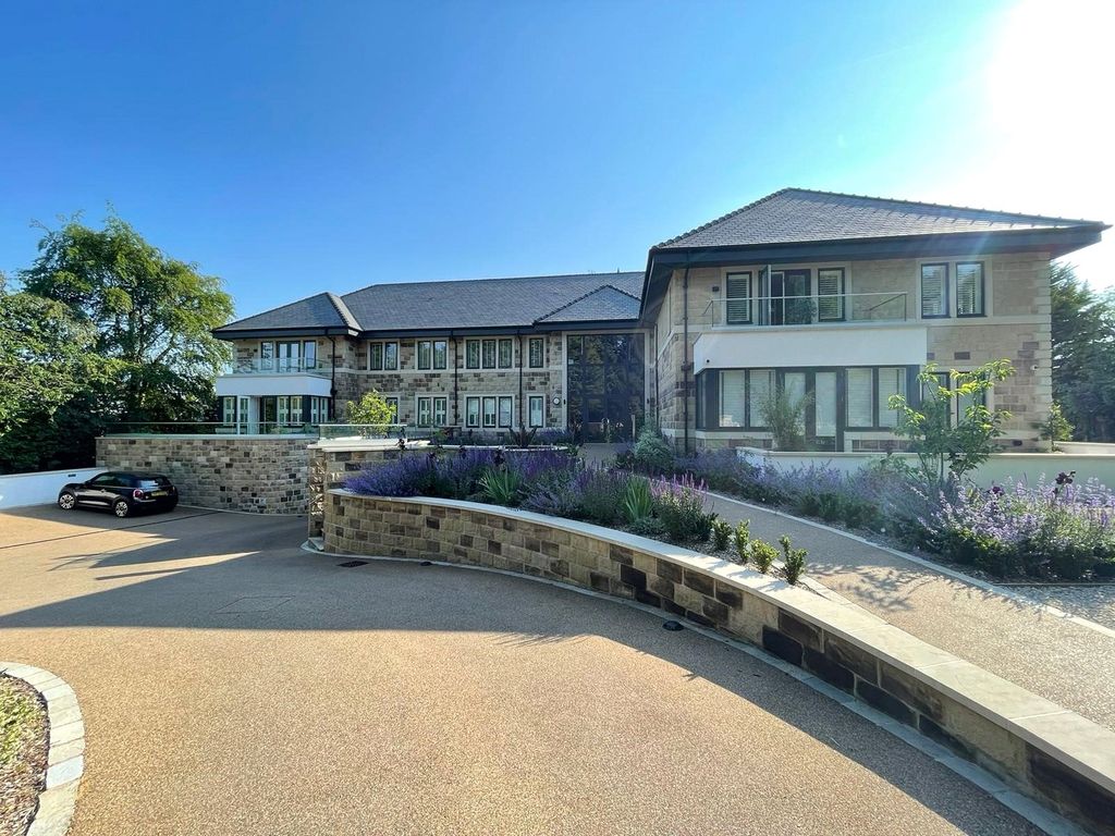 Property photo 1 of 10 Silver Gates