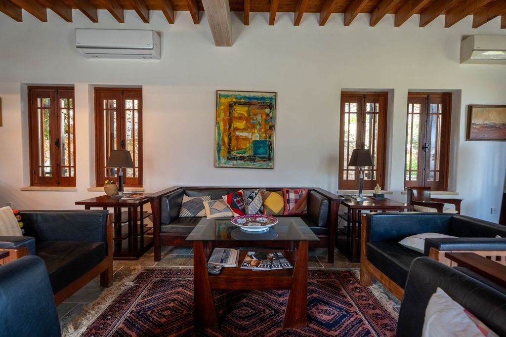 Property photo 1 of 39