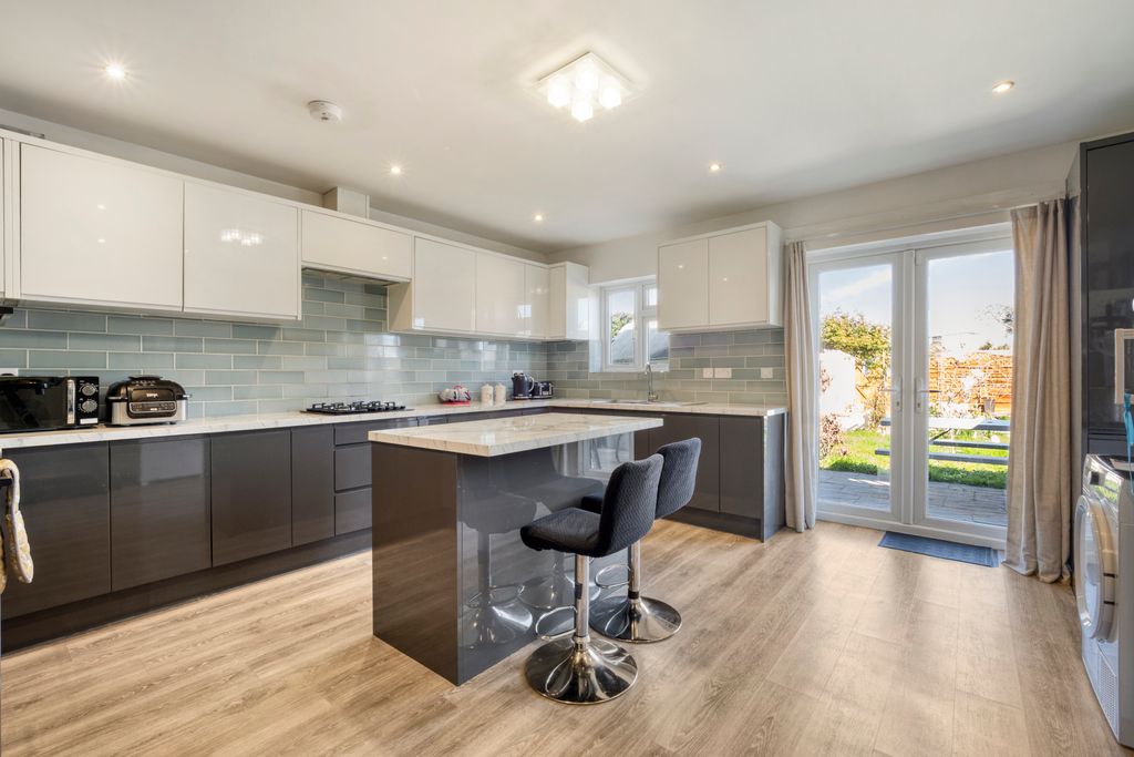 Property photo 3 of 17 Picture No. 36