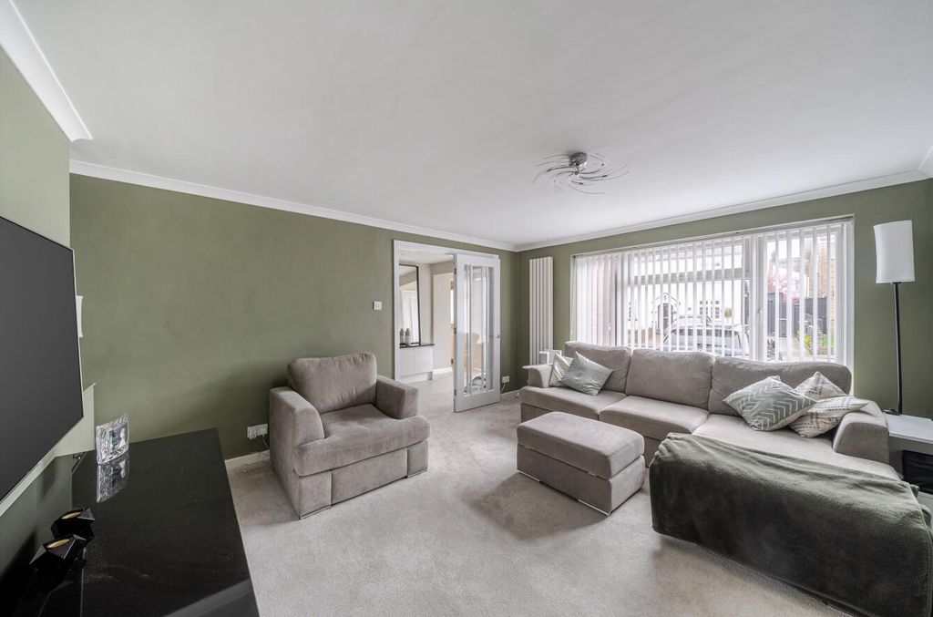 Property photo 2 of 18 Davidson Frost-Wellings, Dfw, Croft Lane, Chipperf