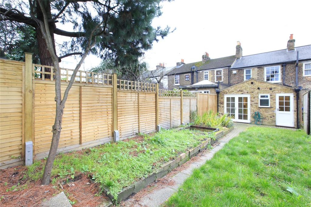 Property photo 2 of 11