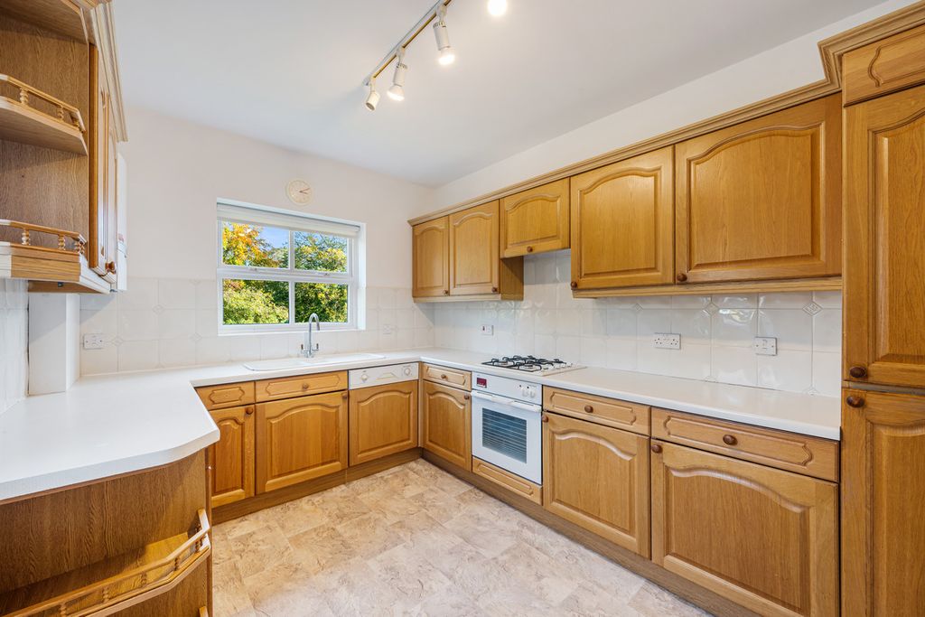 Property photo 3 of 19