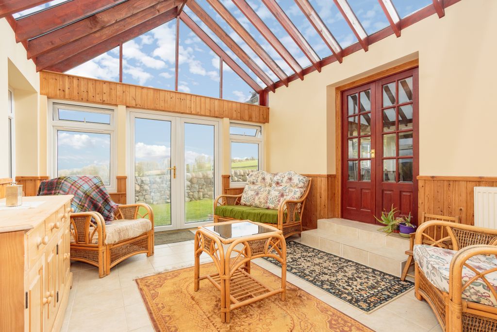 Property photo 3 of 40 Sun Room