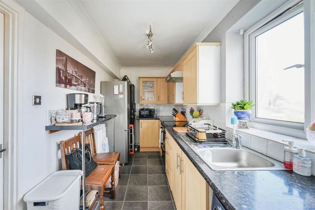 Property photo 3 of 18 Image