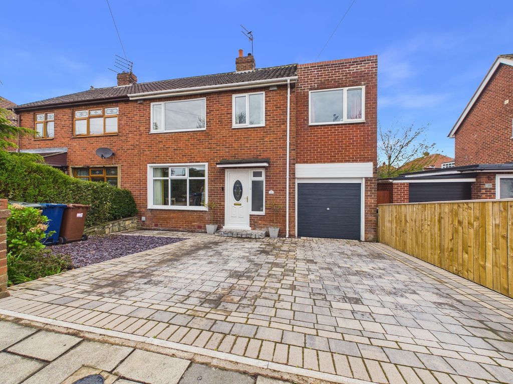 Property photo 1 of 15 External