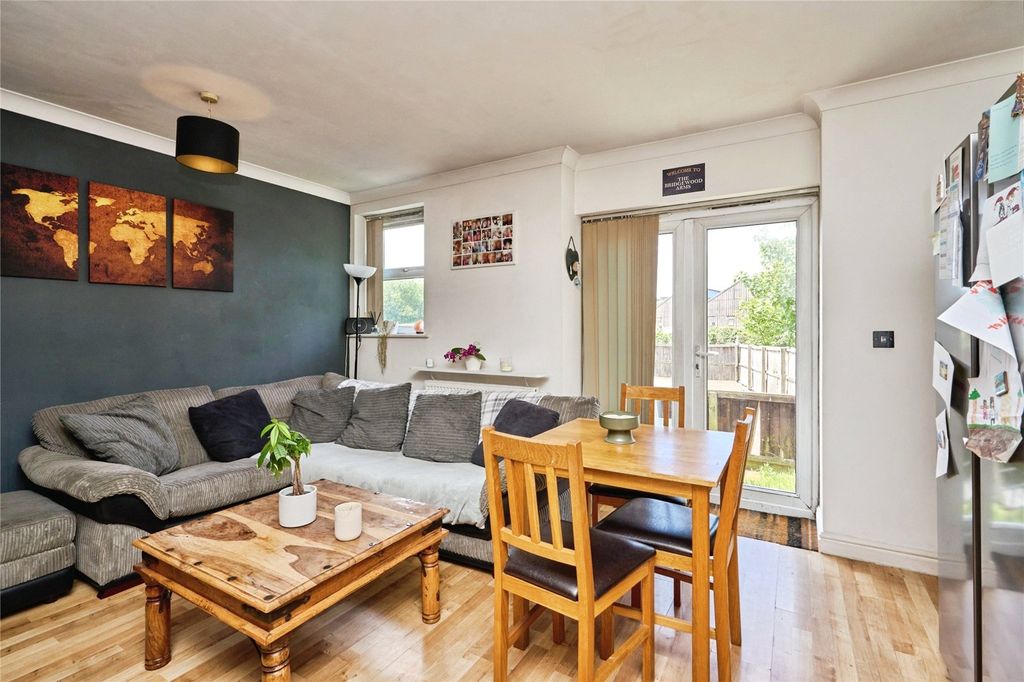 Property photo 3 of 33 Picture No. 12