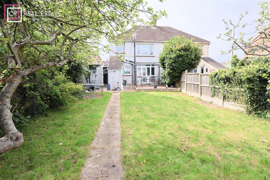 Property photo 2 of 17