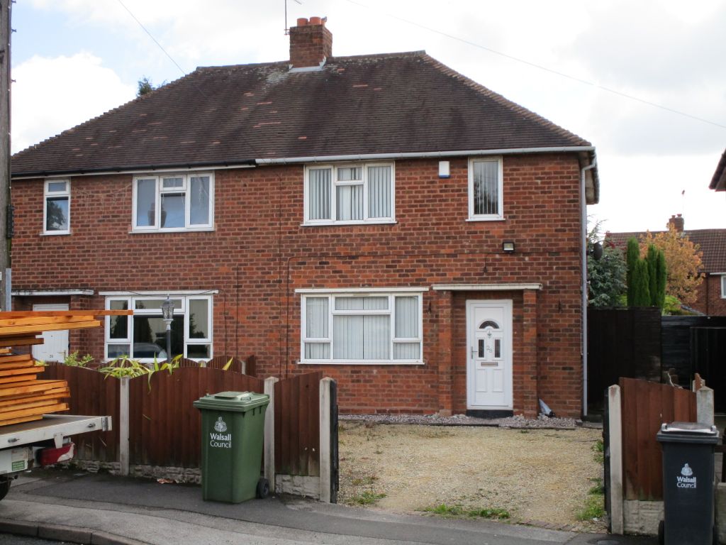 Property photo 1 of 13 3 Bedroom Semi-Detached House For Rent