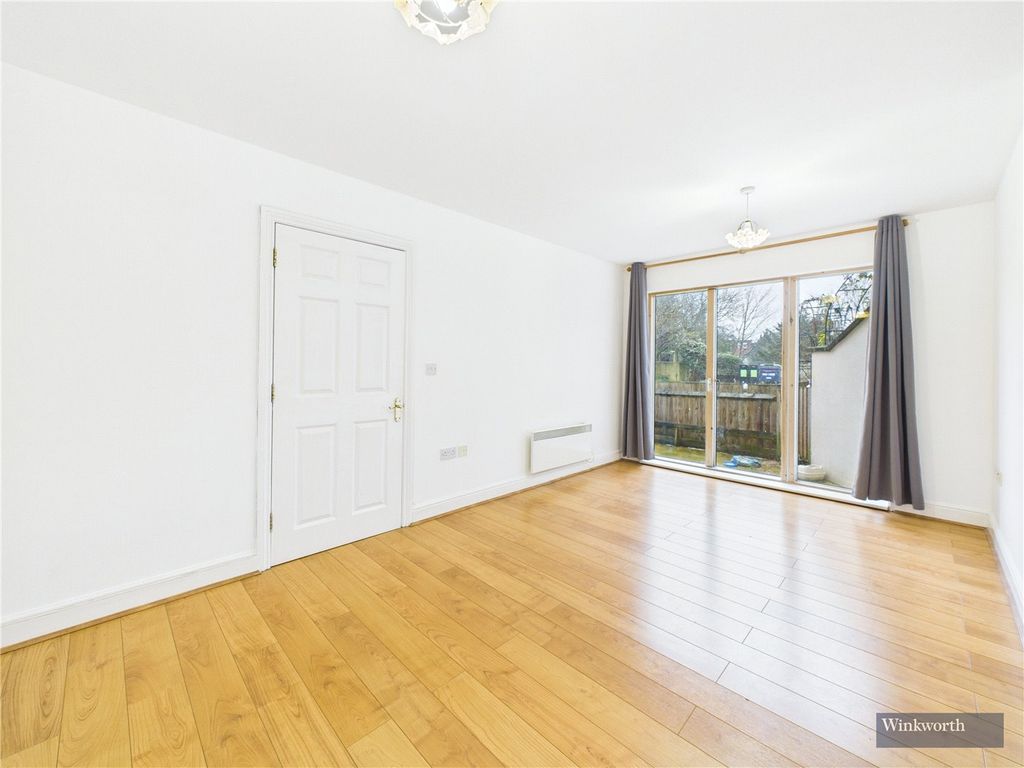 Property photo 3 of 10 Picture No. 04