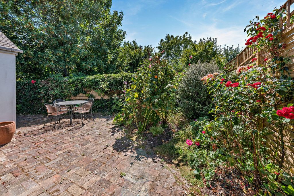 Property photo 2 of 14 Garden