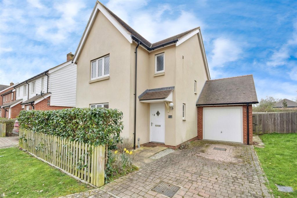 Property photo 1 of 18