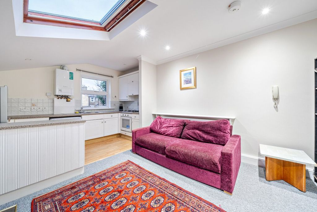 Property photo 2 of 14 Picture No. 11