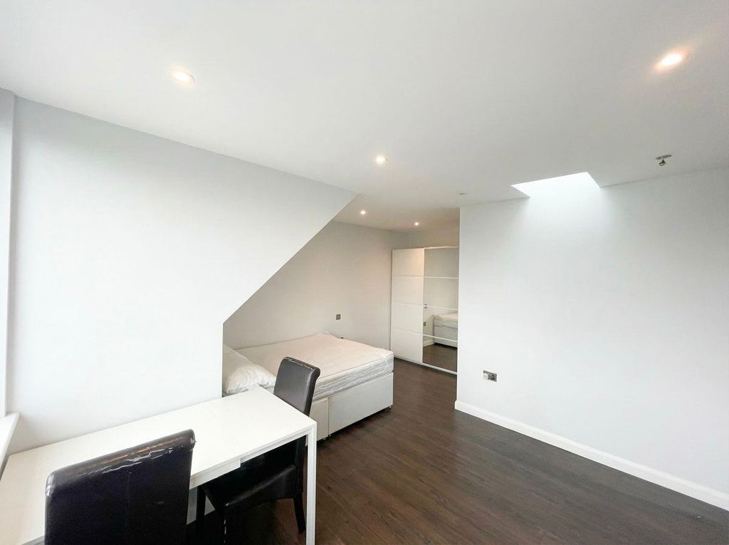 Property photo 2 of 4 A0Cda3d6-6A05-4d52-Be7B-82Fadce16269.Jpg