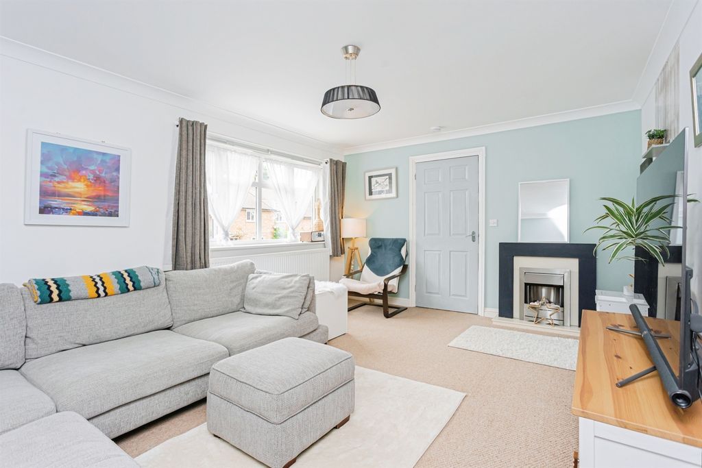 Property photo 2 of 16