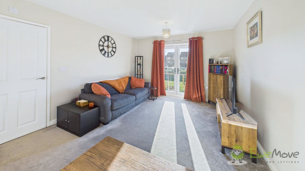 Property photo 3 of 16 Cam02351G0-Pr0079-Still023