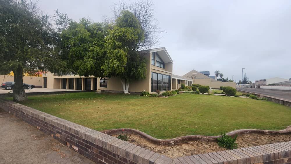 Property photo 2 of 33