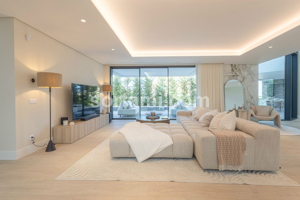 Property photo 2 of 44