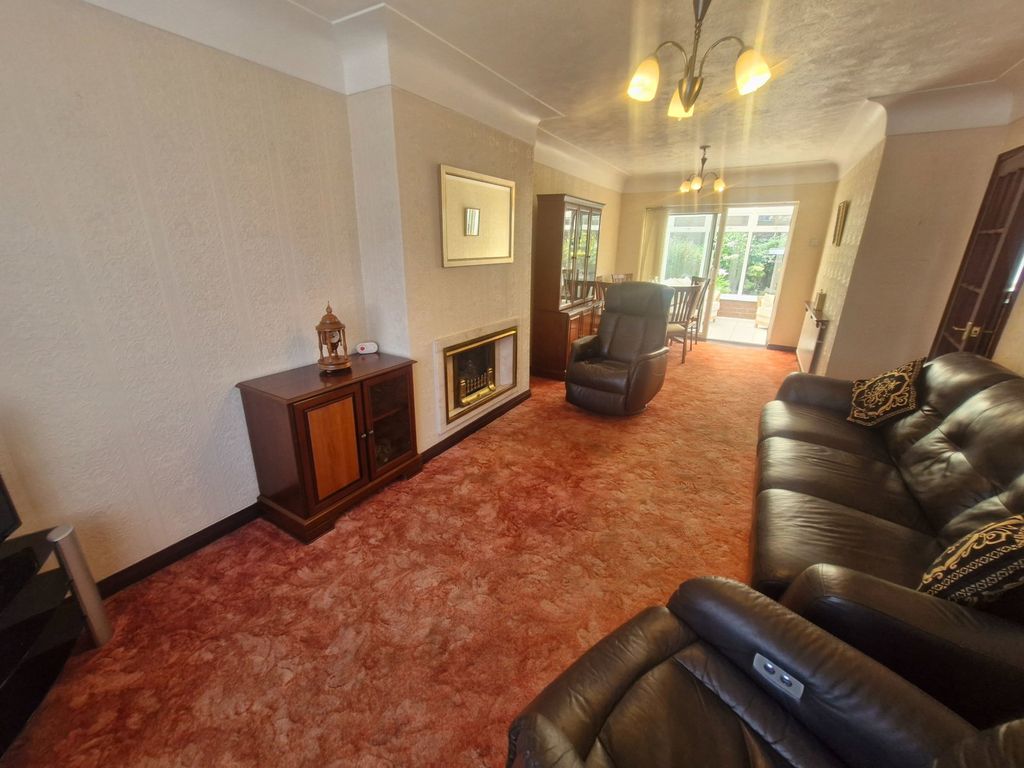 Property photo 3 of 28