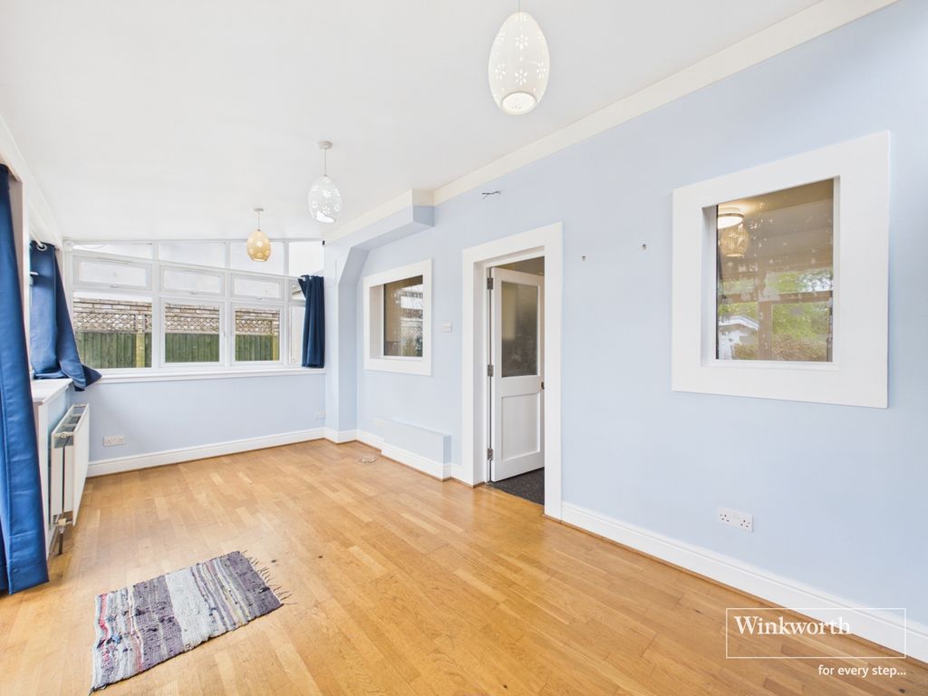 Property photo 3 of 8 Conservatory