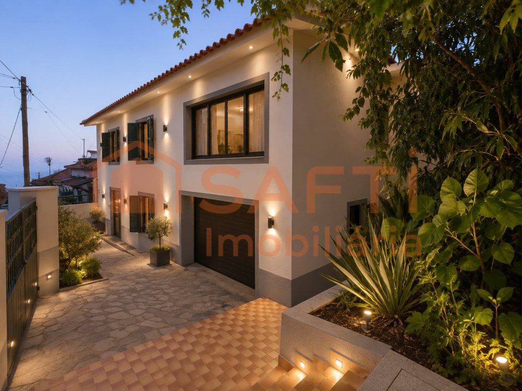 Property photo 1 of 31 Villa In Calheta