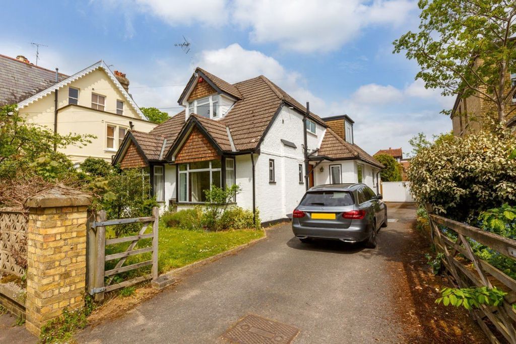 Property photo 1 of 9
