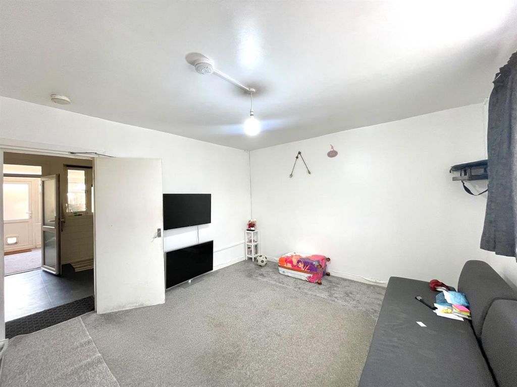 Property photo 1 of 13 Whatsapp Image 2026-09-24 At 11.48.25.Jpeg