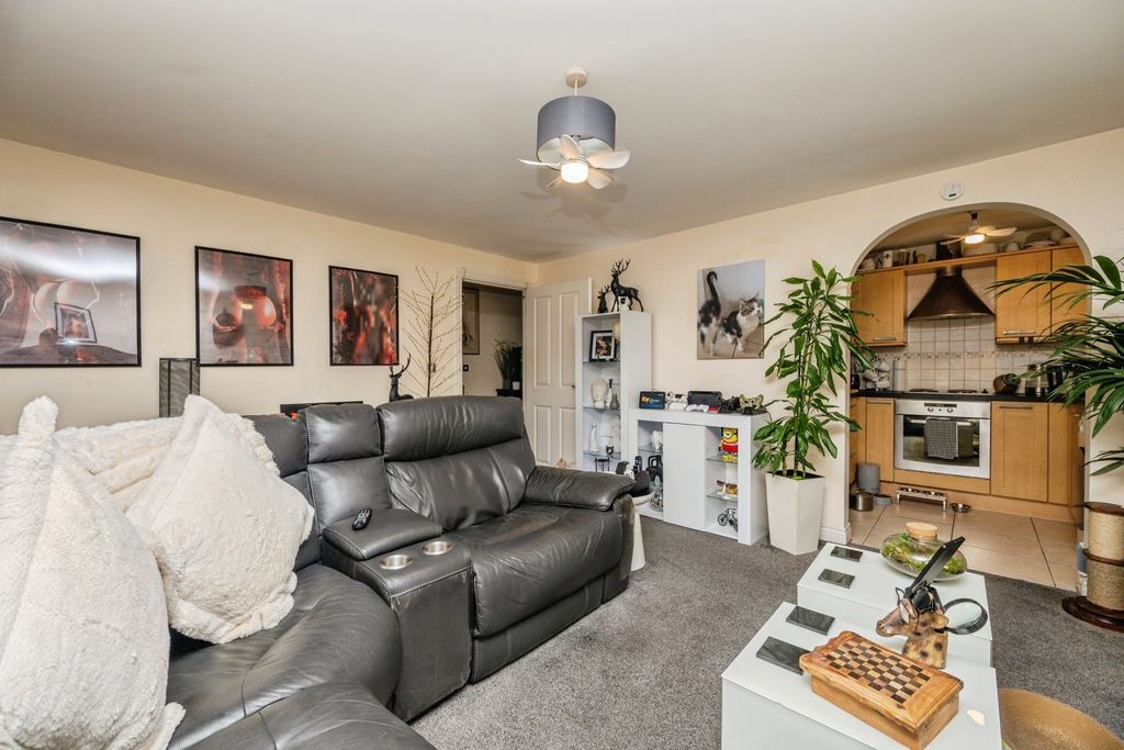 Property photo 2 of 9 Pbox-Img.Jpg