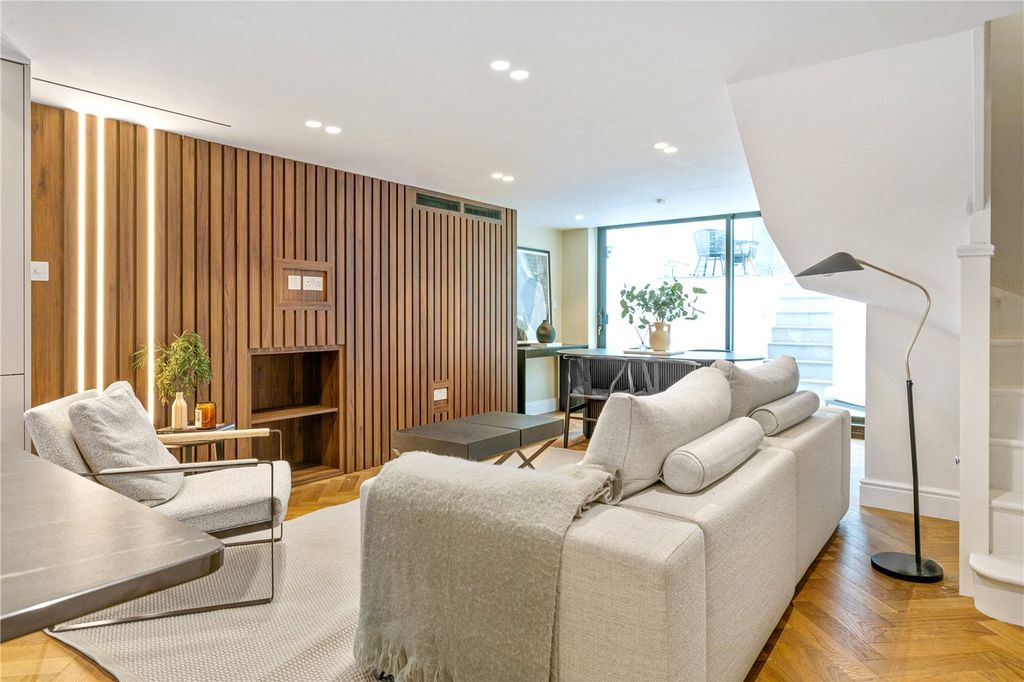 Property photo 3 of 20 Picture No. 32