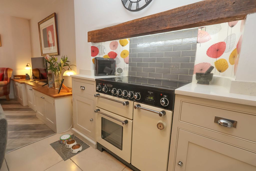Additional image 7 of 2 bed flat for saleVictoria Road, Clevedon BS21