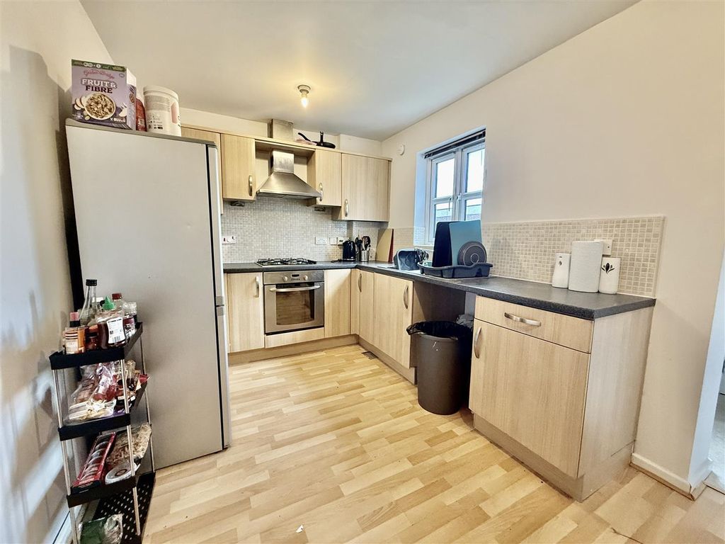 Property photo 3 of 15 Kitchen/Dining