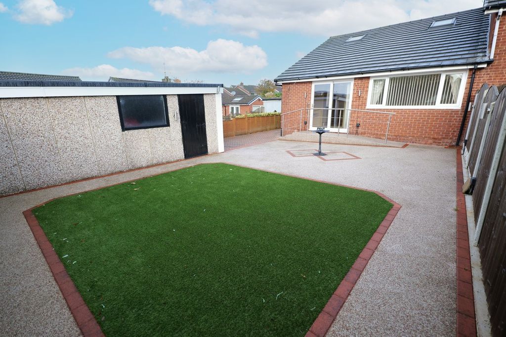 Property photo 2 of 21