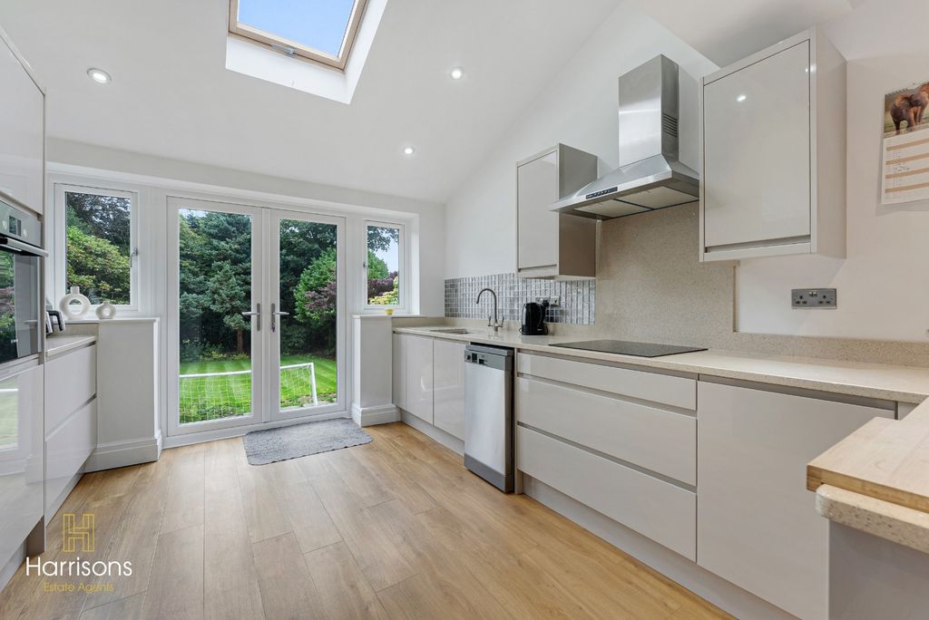 Property photo 2 of 39 4979951