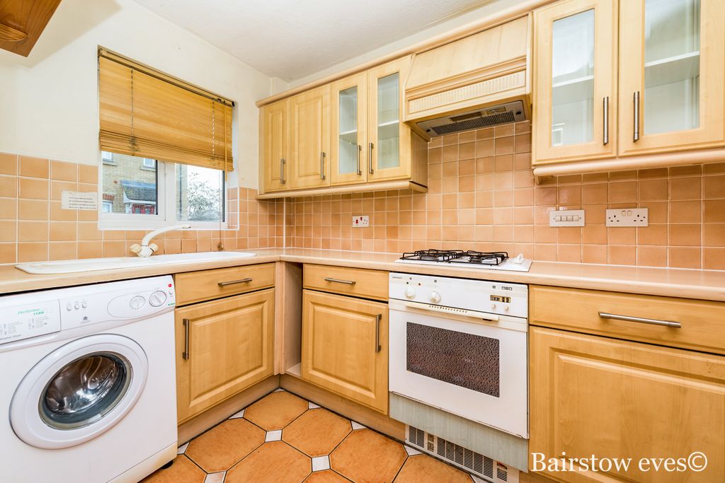 Property photo 3 of 10 Kit