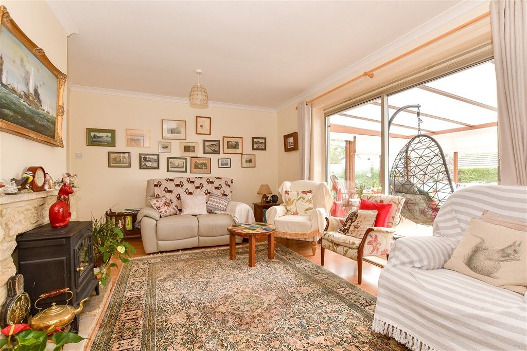 Property photo 1 of 16 Lounge