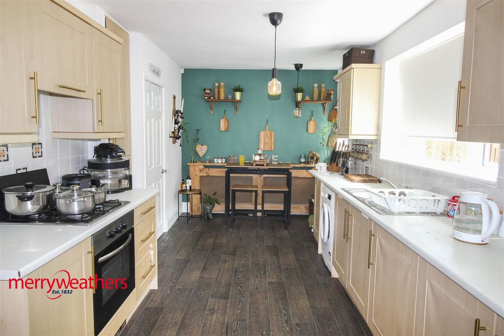 Property photo 2 of 23 Dining/ Kitchen