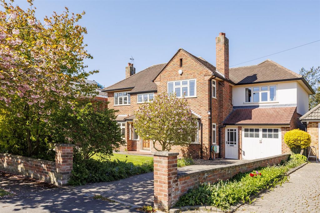 Property photo 2 of 37 12_Lang_Road_45.Jpg