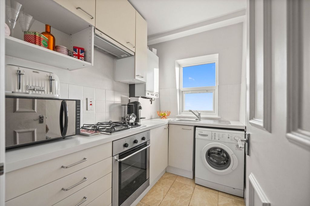 Property photo 3 of 7