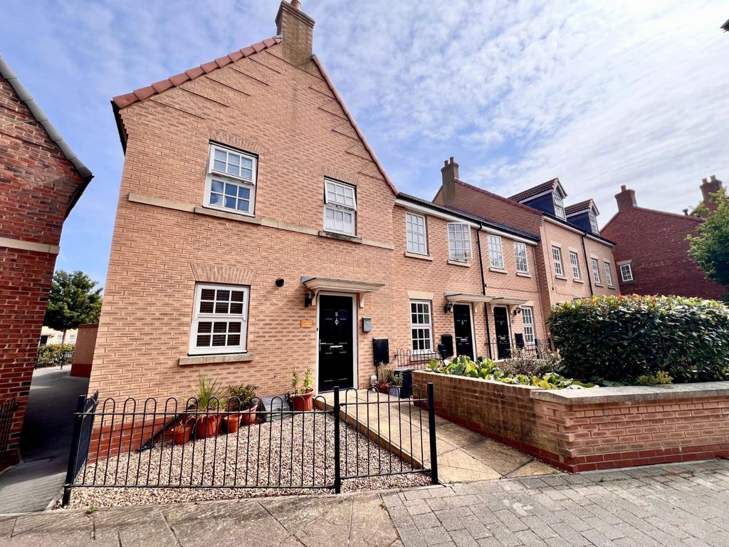 Property photo 1 of 10 External
