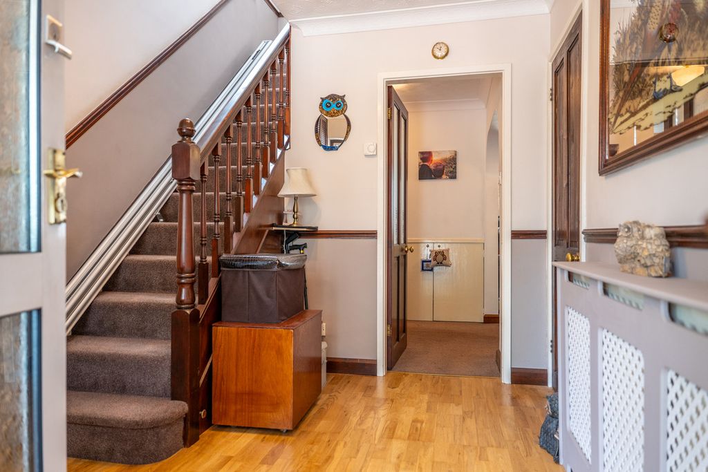 Property photo 2 of 24