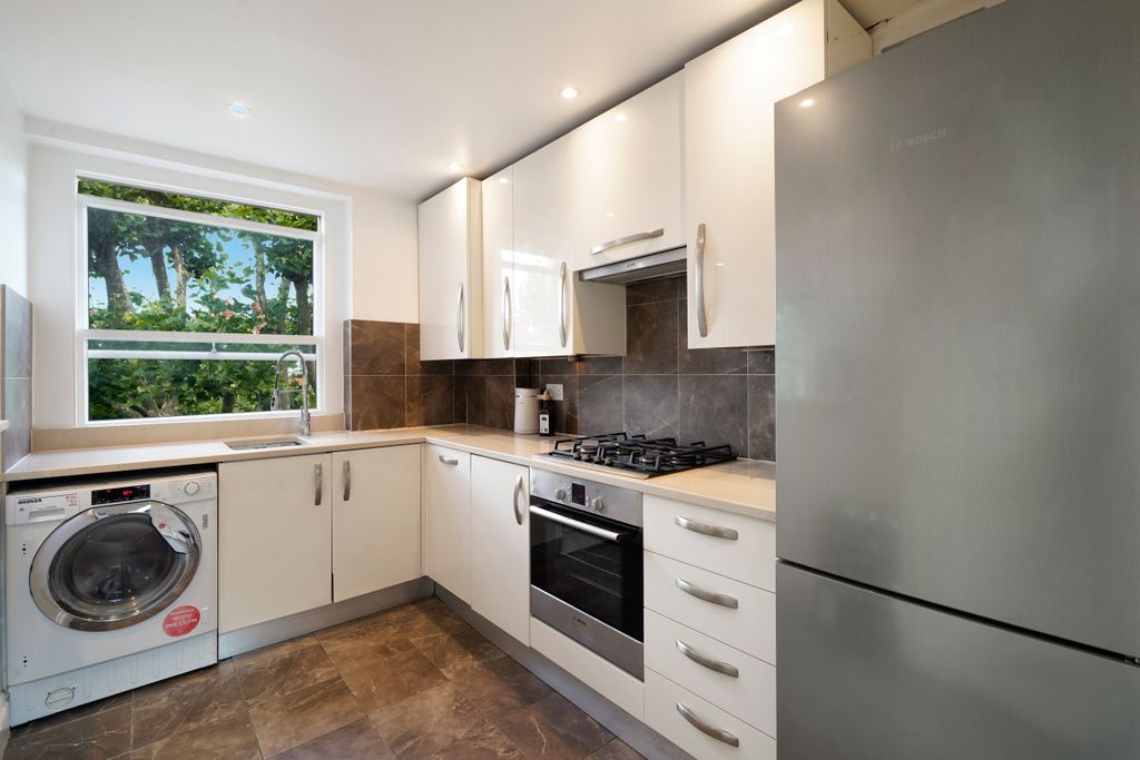 Property photo 3 of 13 Flat 4, 254 Elgin Avenue - Zcvdhfvkln62Erq8Hnra