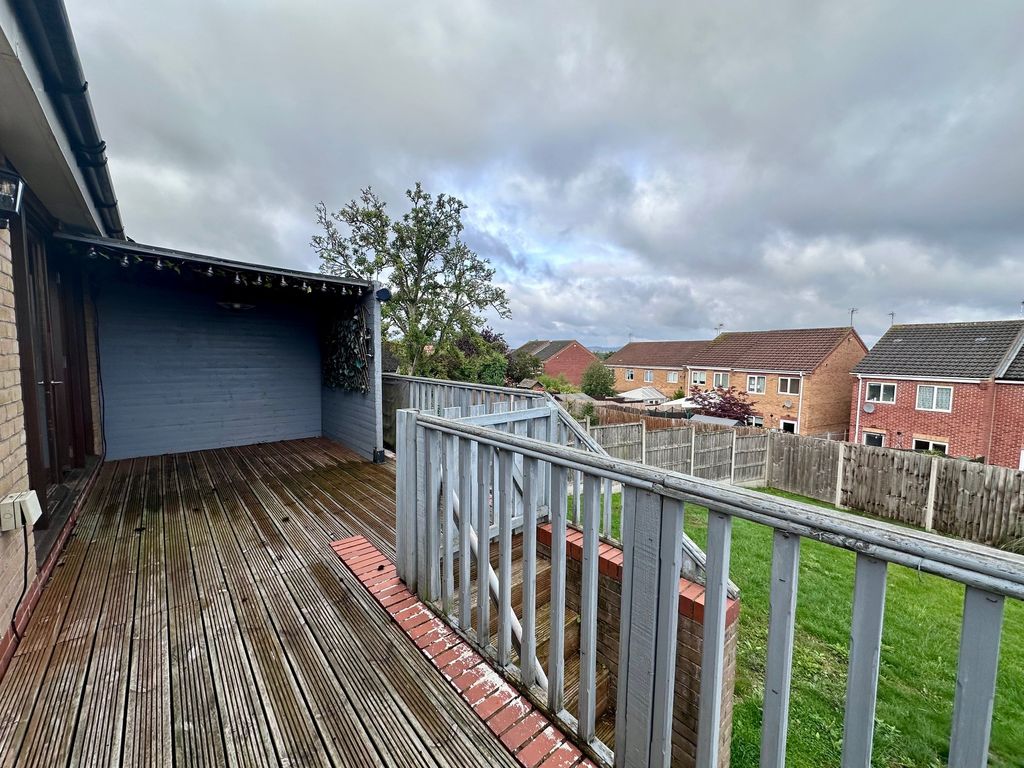 Property photo 3 of 14 Rear Garden 2