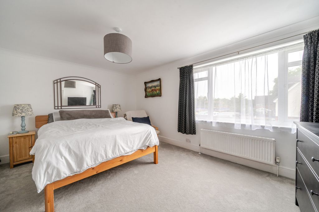Additional image 13 of 5 bed detached house for saleGravel Road, Farnborough GU14
