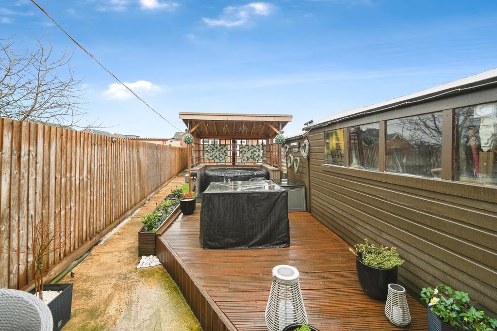 Property photo 2 of 21 Pbox-Img.Jpg