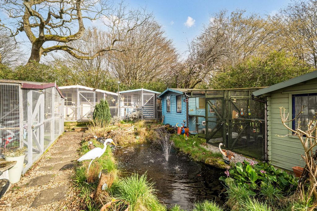 Property photo 2 of 30