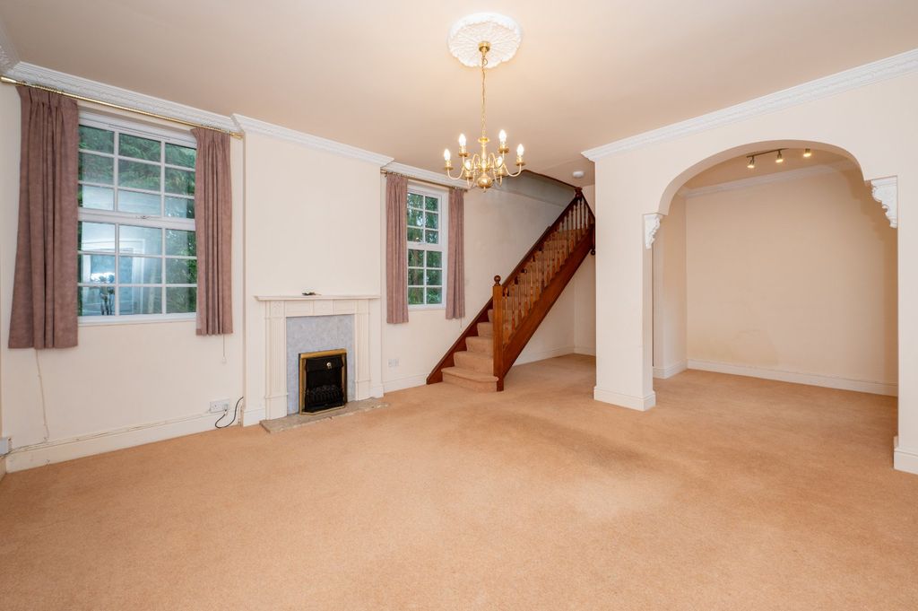 Property photo 2 of 9 Sitting Room