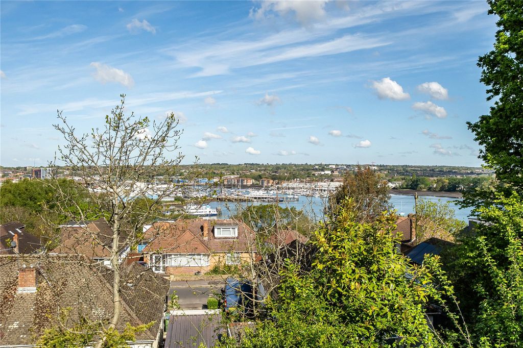 Property photo 2 of 10 Views