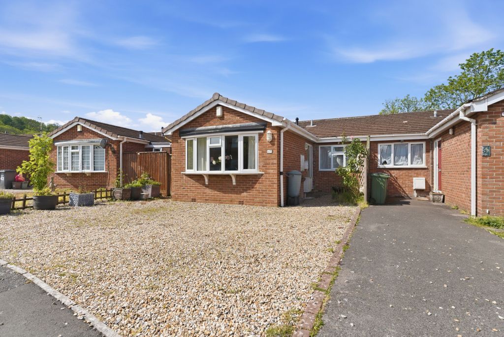 Property photo 2 of 27