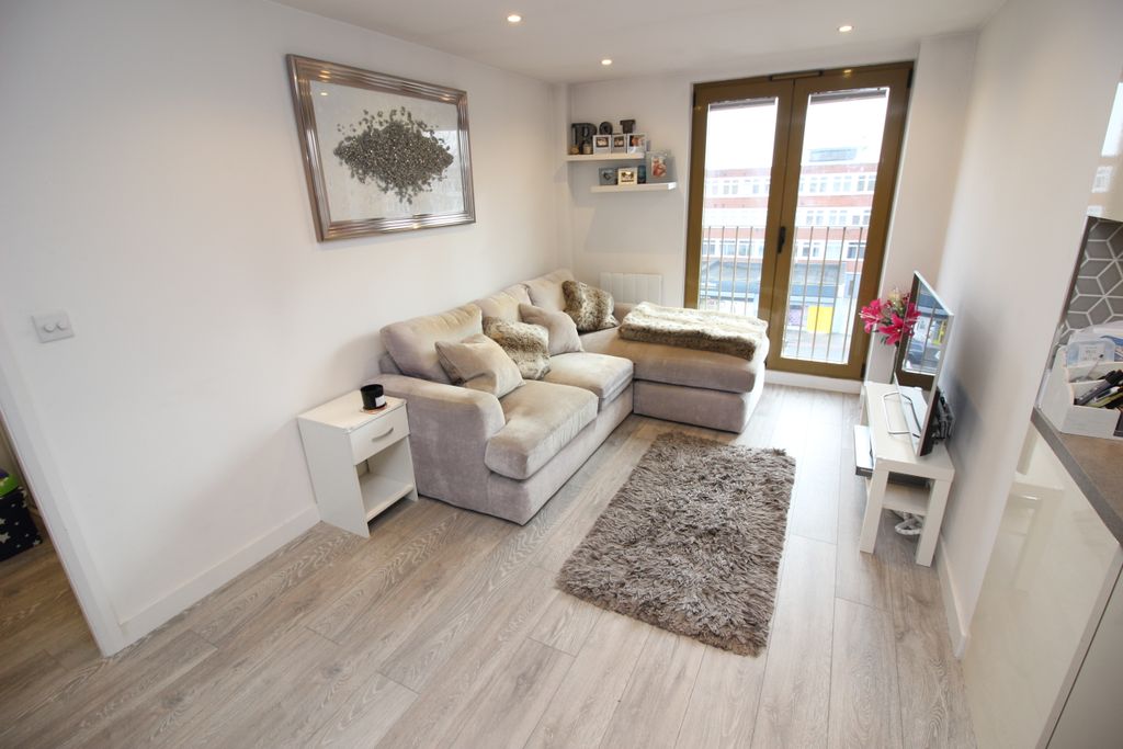 Property photo 3 of 9